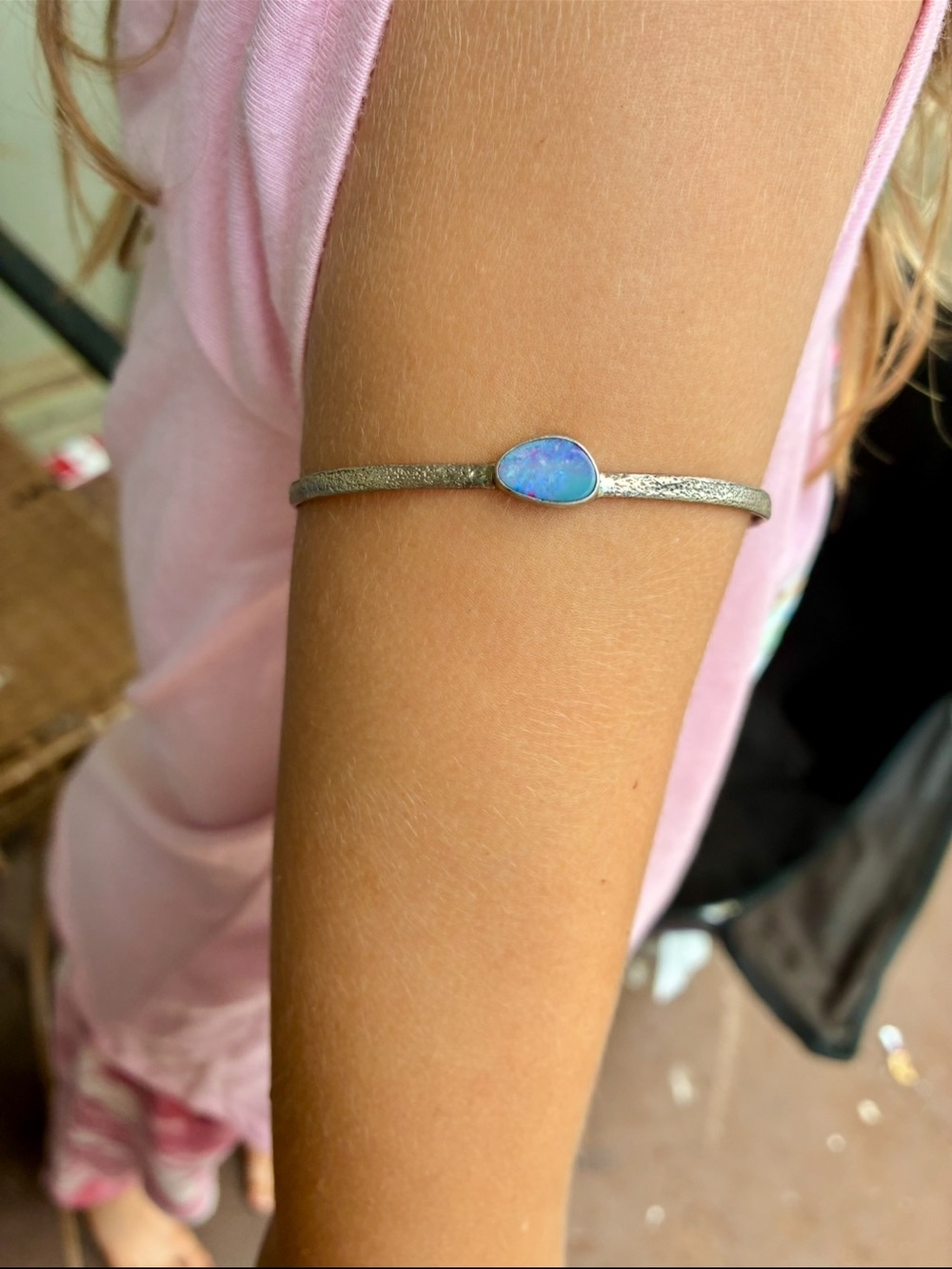 Hawaiian Solid sterling genuine opal bangle
Bracelet - Picture 3 of 6